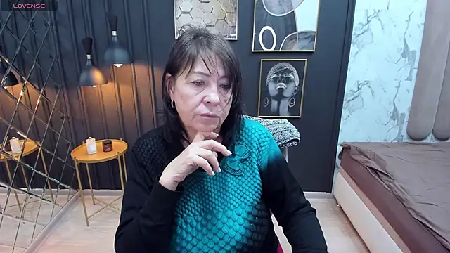 LindaPassionate online show from December 6, 2024, 5:25 am