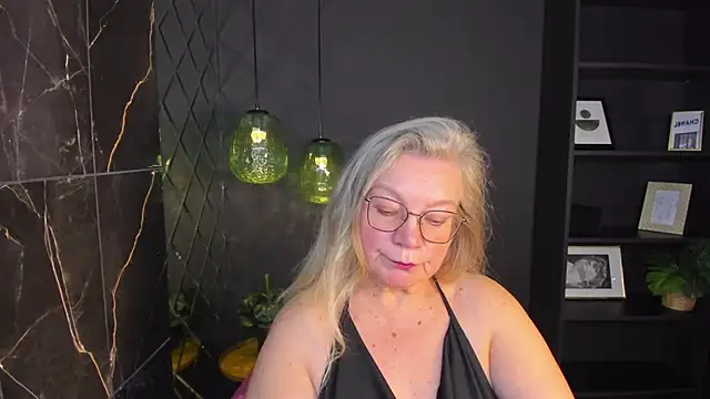 Snapshot of NataliMellow chatting on October 17, 2025, 1:13 pm NataliMellow online show from October 17, 2025, 1:13 pm