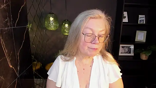 Snapshot of NataliMellow chatting on February 15, 2026, 1:10 pm NataliMellow online show from February 15, 2026, 1:10 pm