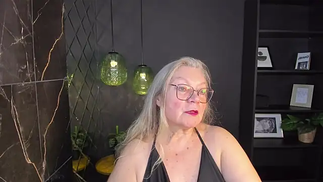 Snapshot of NataliMellow chatting on November 17, 2025, 1:15 pm NataliMellow online show from November 17, 2025, 1:15 pm