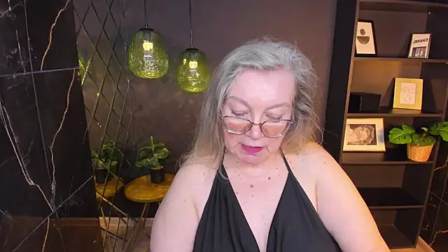 NataliMellow online show from May 3, 2026, 1:15 pm