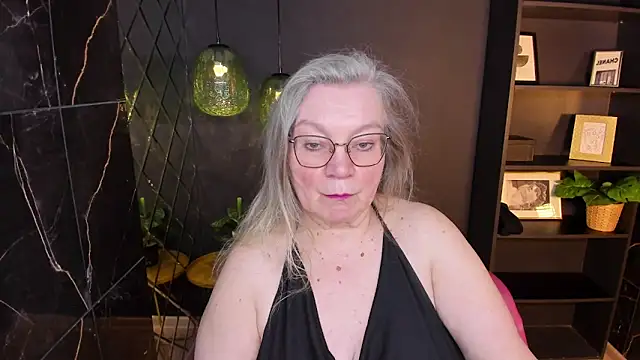 NataliMellow online show from April 10, 2026, 1:29 pm