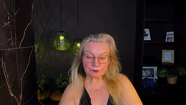 Snapshot of NataliMellow chatting on November 13, 2025, 1:04 pm NataliMellow online show from November 13, 2025, 1:04 pm