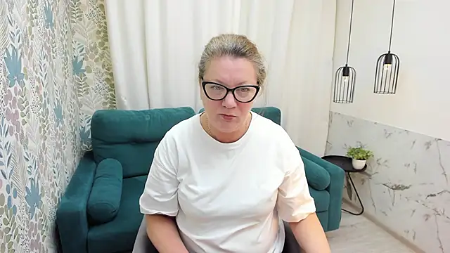 Snapshot of LeaPure chatting on May 16, 2026, 5:06 am LeaPure online show from May 16, 2026, 5:06 am