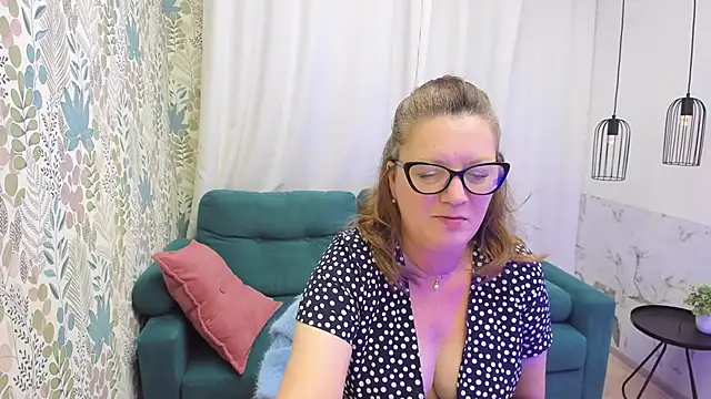 Snapshot of LeaPure chatting on November 29, 2025, 5:24 pm LeaPure online show from November 29, 2025, 5:24 pm