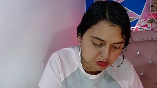 violetaass online show from February 5, 2026, 11:55 pm