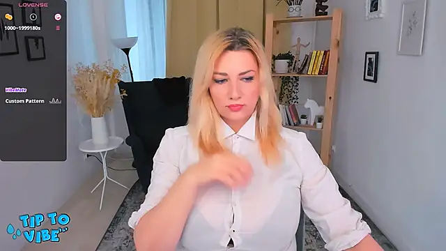 Snapshot of JillSpacey chatting on December 6, 2024, 4:44 pm JillSpacey online show from December 6, 2024, 4:44 pm