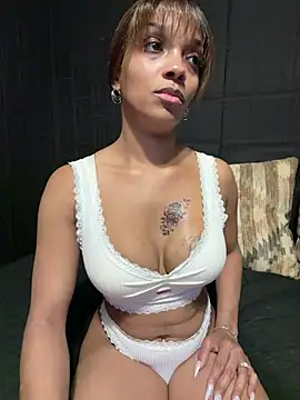 Snapshot of Rakiyahcharms chatting on June 20, 2026, 3:17 pm Rakiyahcharms online show from June 20, 2026, 3:17 pm
