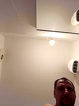 Snapshot of Miki20677 chatting on December 23, 2024, 4:06 pm Miki20677 online show from December 23, 2024, 4:06 pm