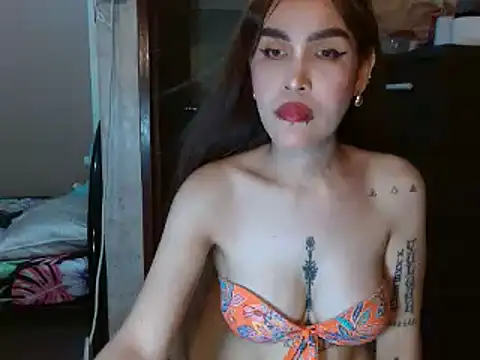 Snapshot of CumEaterLima chatting on May 13, 2026, 7:48 am CumEaterLima online show from May 13, 2026, 7:48 am