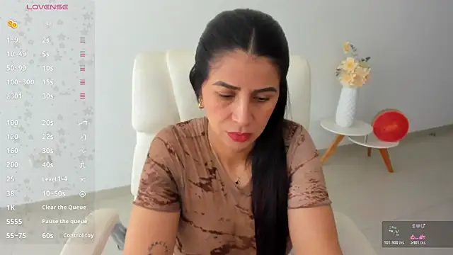 Snapshot of renata_t_ chatting on October 21, 2025, 2:49 pm renata t online show from October 21, 2025, 2:49 pm