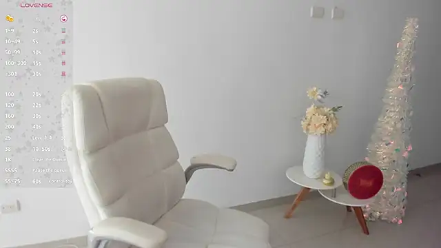 Snapshot of renata_t_ chatting on December 3, 2025, 8:08 pm renata t online show from December 3, 2025, 8:08 pm