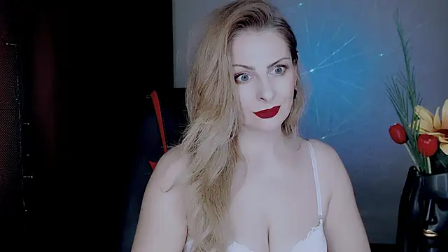 Snapshot of Eleonores chatting on December 4, 2025, 5:39 am Eleonores online show from December 4, 2025, 5:39 am