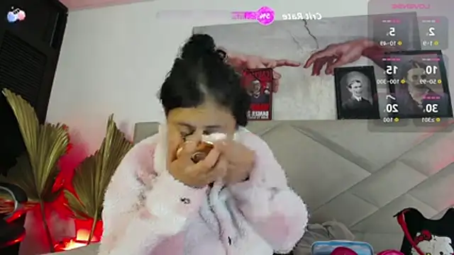 Snapshot of AbbyTaylorr chatting on October 29, 2025, 4:11 am AbbyTaylorr online show from October 29, 2025, 4:11 am