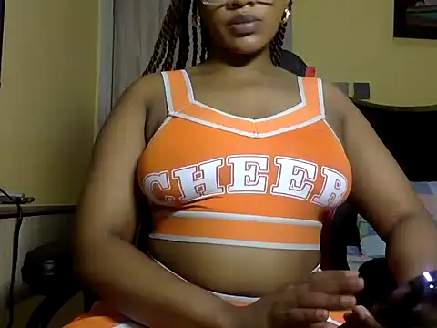 Snapshot of BOOTYBANGER24xx chatting on June 21, 2026, 12:33 pm BOOTYBANGER24xx online show from June 21, 2026, 12:33 pm
