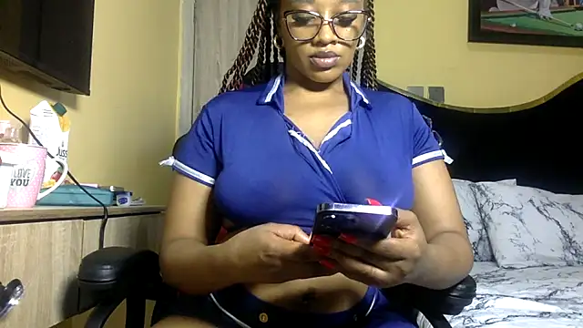Snapshot of BOOTYBANGER24xx chatting on July 2, 2026, 10:10 am BOOTYBANGER24xx online show from July 2, 2026, 10:10 am