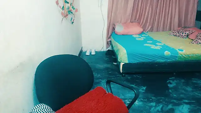 Snapshot of CindyClimax chatting on October 22, 2025, 2:00 am CindyClimax online show from October 22, 2025, 2:00 am