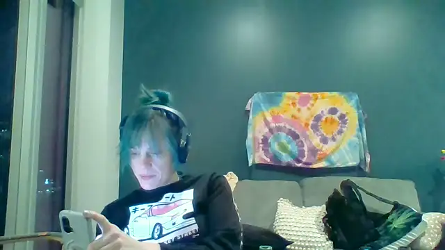 TheDaisyChaos online show from December 17, 2025, 3:11 am