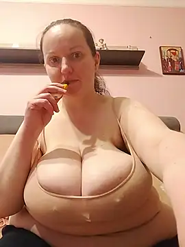BustyLadyAlma online show from May 28, 2026, 8:44 am