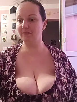 BustyLadyAlma online show from February 16, 2026, 6:34 am