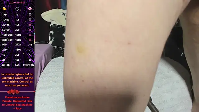 Snapshot of __Mommy__ chatting on November 17, 2025, 12:42 pm Mommy online show from November 17, 2025, 12:42 pm