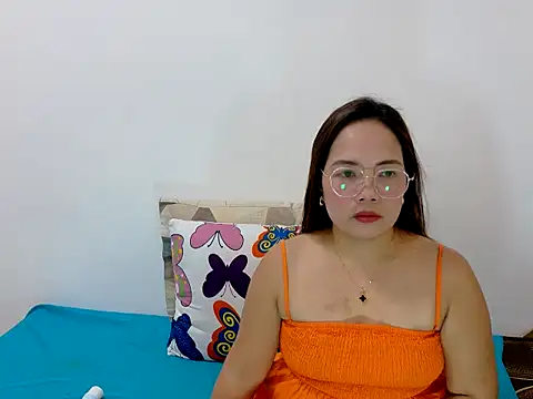 Snapshot of BURBERRY69 chatting on April 2, 2026, 7:26 am BURBERRY69 online show from April 2, 2026, 7:26 am