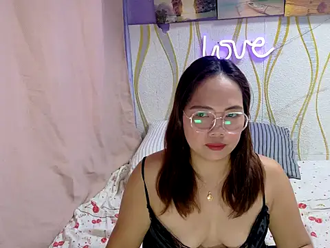 BURBERRY69 online show from February 24, 2026, 2:12 am