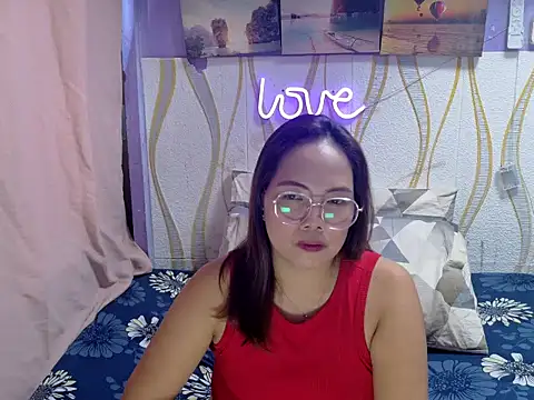 BURBERRY69 online show from February 13, 2026, 4:56 am