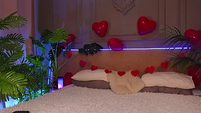 Devilinee online show from February 15, 2026, 7:51 am