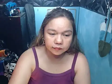 ambersmile online show from April 23, 2026, 3:24 am