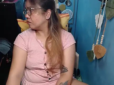 ambersmile online show from November 7, 2025, 9:25 am