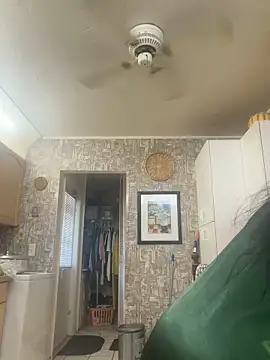 PichyPrettyPussy online show from December 22, 2025, 3:23 pm