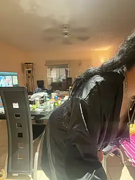 PichyPrettyPussy online show from April 1, 2026, 2:47 pm