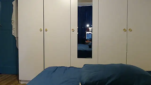 Snapshot of MatureBoobsDiva chatting on November 16, 2025, 12:10 pm MatureBoobsDiva online show from November 16, 2025, 12:10 pm