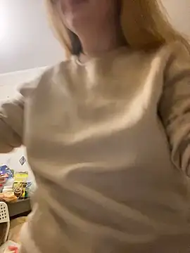 Snapshot of -MimmiLissa- chatting on November 19, 2025, 5:02 pm -MimmiLissa- online show from November 19, 2025, 5:02 pm