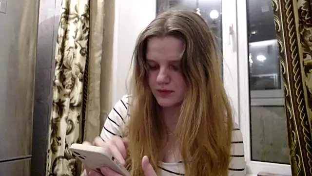 Snapshot of -MimmiLissa- chatting on November 24, 2025, 12:32 am -MimmiLissa- online show from November 24, 2025, 12:32 am