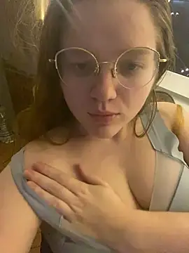 Snapshot of -MimmiLissa- chatting on December 31, 2024, 10:01 pm -MimmiLissa- online show from December 31, 2024, 10:01 pm