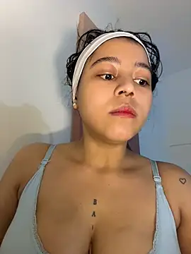 Naiara sex online show from April 24, 2026, 6:04 am