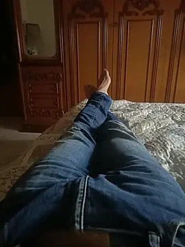 Snapshot of Bobby967 chatting on December 2, 2025, 9:44 am Bobby967 online show from December 2, 2025, 9:44 am