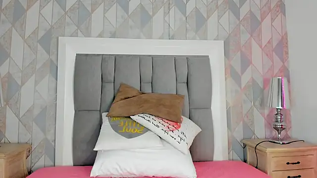 Snapshot of Princsgirl_ chatting on November 4, 2025, 7:39 pm Princsgirl online show from November 4, 2025, 7:39 pm