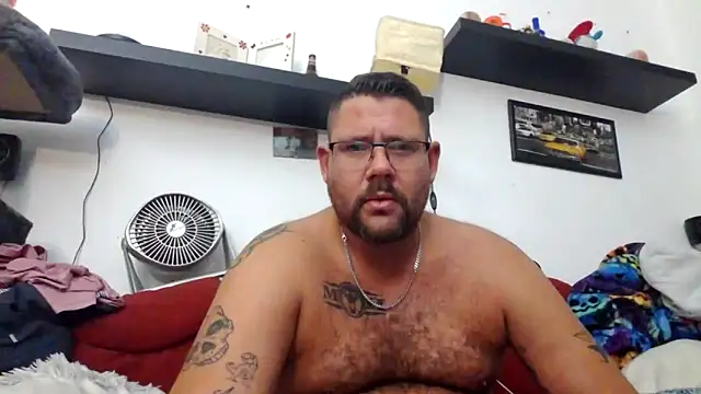 Snapshot of sexykevin17cm chatting on November 11, 2025, 12:27 am sexykevin17cm online show from November 11, 2025, 12:27 am