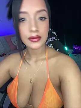 Snapshot of Shantal_Lovee chatting on February 1, 2025, 2:05 am Shantal Lovee online show from February 1, 2025, 2:05 am