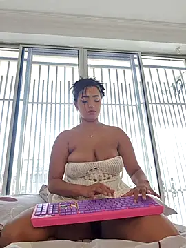 Snapshot of Shantal_Lovee chatting on December 28, 2024, 8:04 pm Shantal Lovee online show from December 28, 2024, 8:04 pm