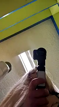 Snapshot of Babii_Nova chatting on February 28, 2025, 2:20 am Babii Nova online show from February 28, 2025, 2:20 am