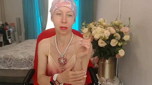 Snapshot of LuxuryNika chatting on July 20, 2026, 10:39 am LuxuryNika online show from July 20, 2026, 10:39 am