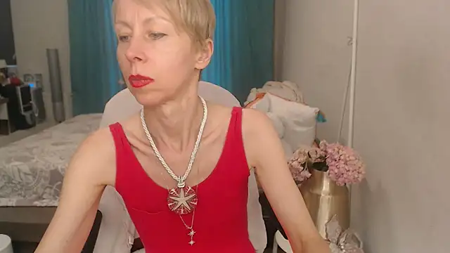 Snapshot of LuxuryNika chatting on July 1, 2026, 2:17 pm LuxuryNika online show from July 1, 2026, 2:17 pm