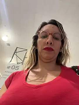 Snapshot of Gatitacarlita chatting on January 9, 2026, 10:39 pm Gatitacarlita online show from January 9, 2026, 10:39 pm