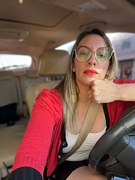 Snapshot of Gatitacarlita chatting on June 23, 2026, 7:01 pm Gatitacarlita online show from June 23, 2026, 7:01 pm