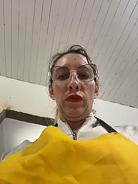 Snapshot of Gatitacarlita chatting on June 18, 2026, 5:29 pm Gatitacarlita online show from June 18, 2026, 5:29 pm