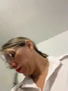 Snapshot of Gatitacarlita chatting on June 11, 2026, 4:59 pm Gatitacarlita online show from June 11, 2026, 4:59 pm
